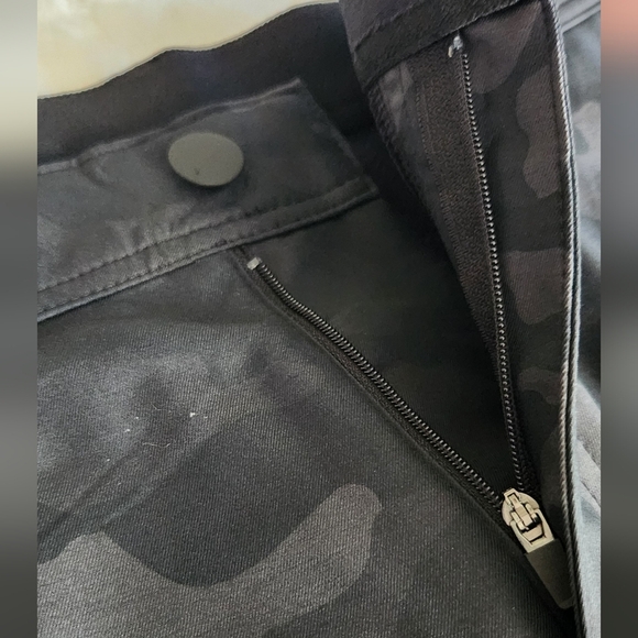 🩳 George Men’s Black Camo Commuter Shorts – Size 34, NWT, Moisture-Wicking - Picture 5 of 13